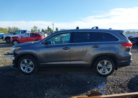 2017 Toyota Highlander Limited z USA, uszkodzony, nr VIN 5TDDZRFH2HS422546